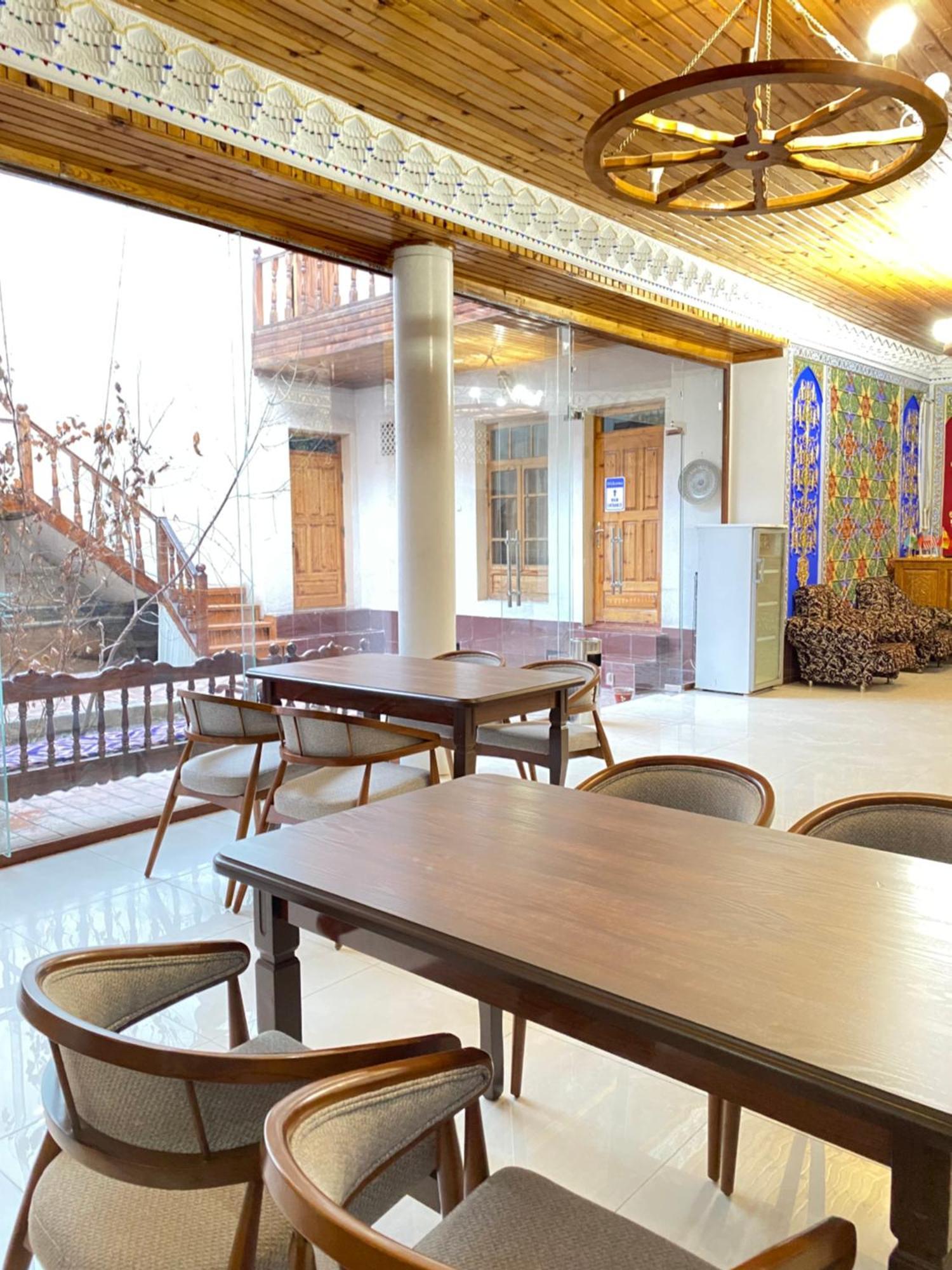 Antique Hotel In Old Town Buchara Buitenkant foto